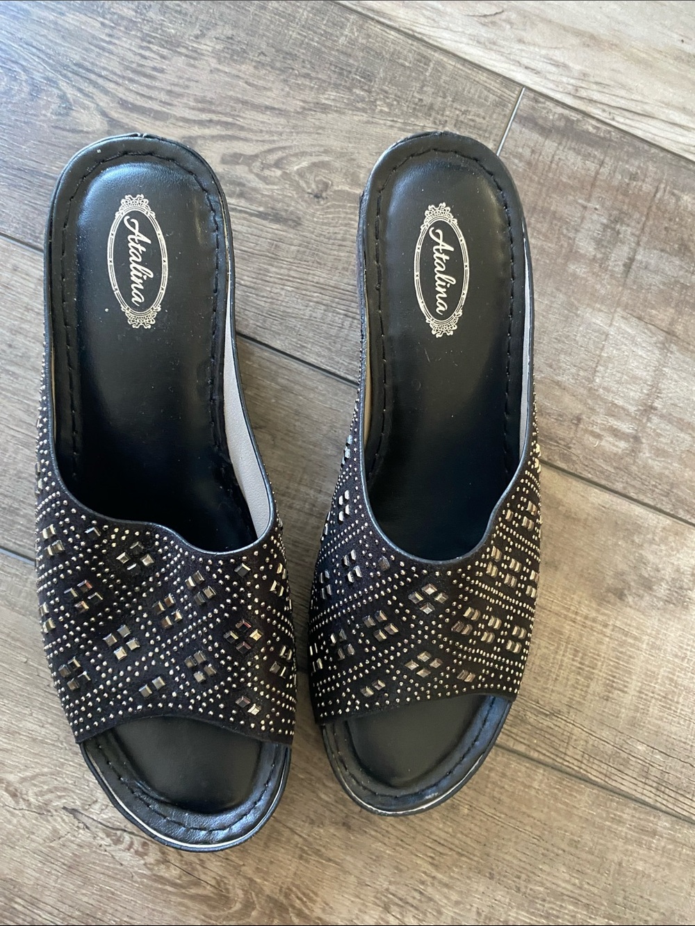 New very comfortable Black Embellished Open-Toe Slide Mules
